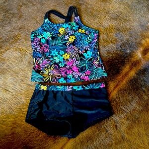 Wonder nation two piece swim suit. Giles size 6-6X
